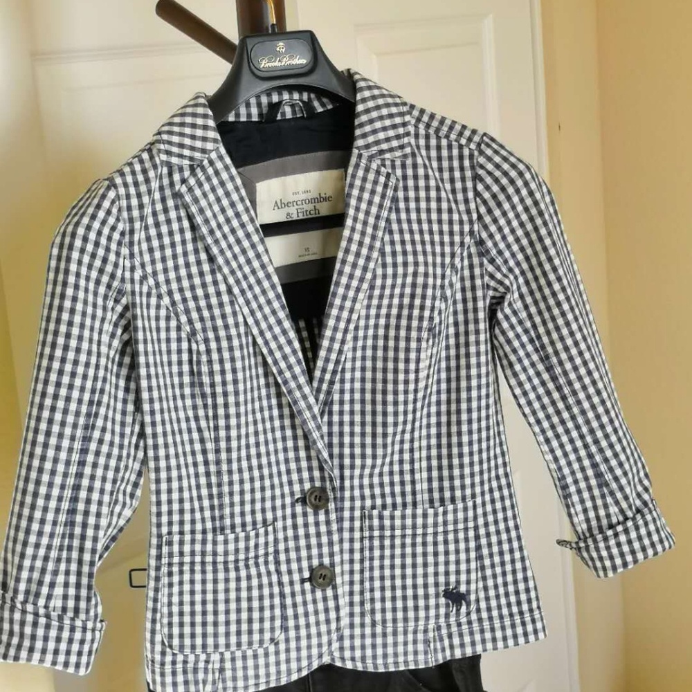 Checkered crop blazer